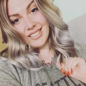 Meet your Posher, Desiree